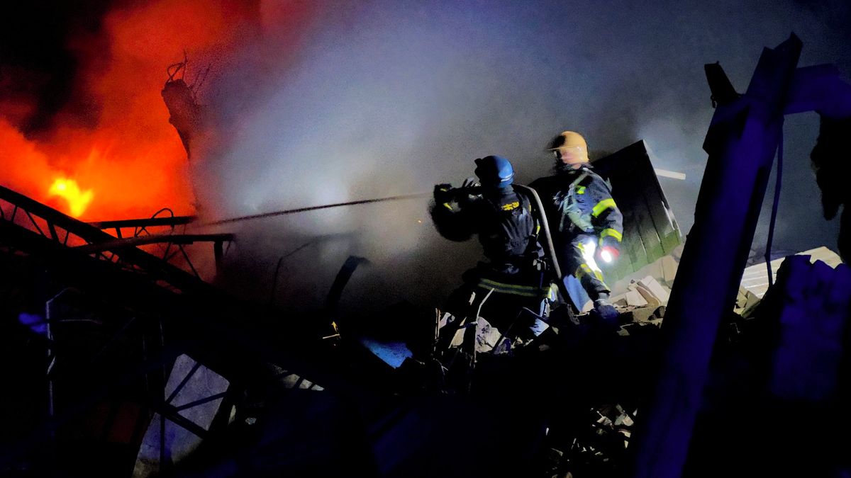 Ruské drony zasáhly Oděsu a Dnipro, útoky si vyžádaly nejméně tři mrtvé